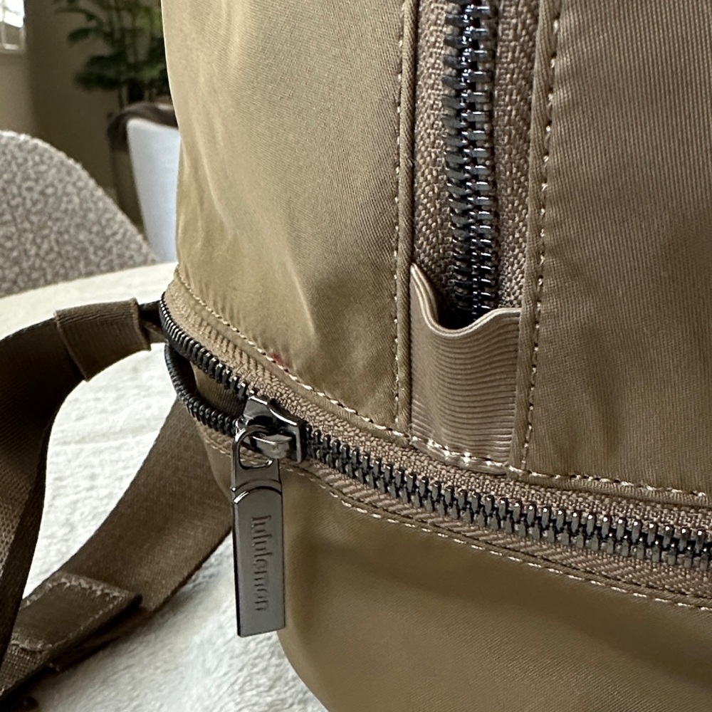 lululemon athletica Olive-Tone Compact Everyday Backpack - Picture 4 of 14